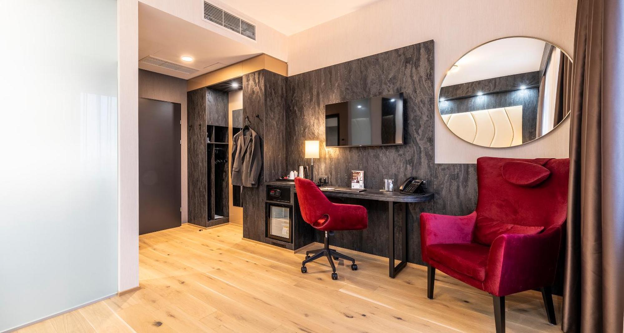 Plaza Inn Wiener Neustadt, BW Signature Collection Экстерьер фото
